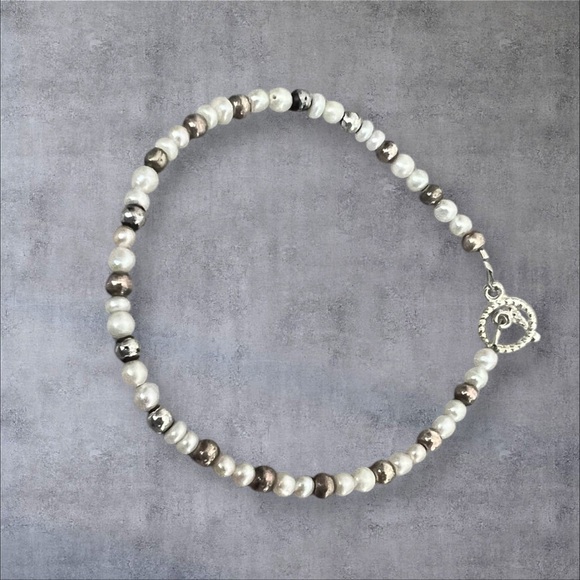 Rice pearl bracelet with gold & silver tone spacers plu a silver plated toggle - Picture 1 of 3